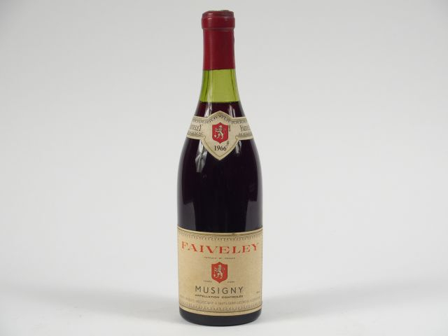 1 BOUTEILLE MUSIGNY GC FAIVELEY - 1966 - 2,8 CM