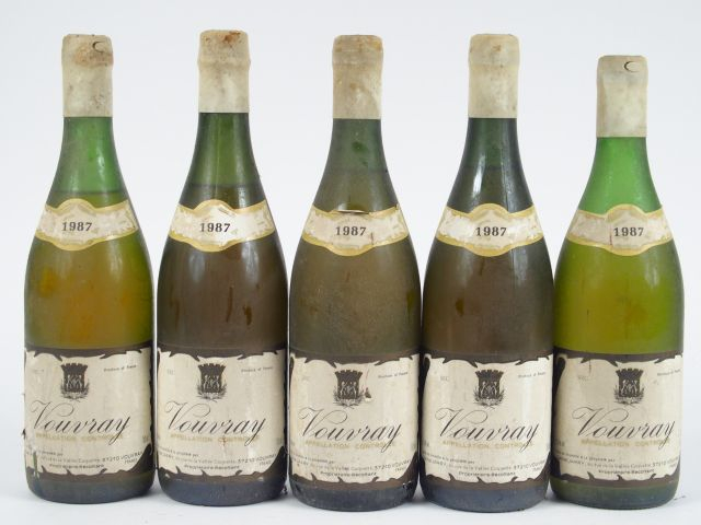 5 BOUTEILLES VOUVRAY D. JARRY - 1987 - BS/2 à 4,5 CM/1 à 5 CM/BS