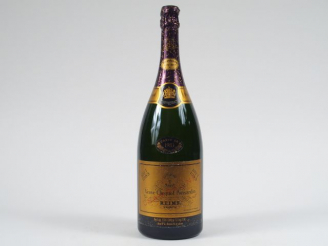 Vente aux enchères 1 MAGNUM CHAMPAGNE VEUVE CLICQUOT - 1983