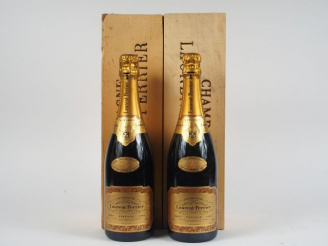 Vente aux enchères 2 BOUTEILLES CHAMPAGNE LAURENT PERRIER VINTAGE BRUT - 1985 - COFFRET -