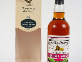 Vente aux enchères 1 BOUTEILLE GLENLIVET GORDON AND MACPHAIL 	Georg and J.J Smith's 	70cl