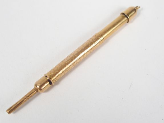 Porte mine en or jaune. En l'état. Poids tel: 4,4gr