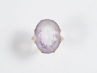 Vente aux enchères Bague monture or jaune ornée d’une améthyste de 20ct environ. TDD 49 P