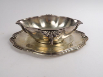 Vente aux enchères CARDEILHAC. Saucière de style Rocaille en argent, poinçon Minerve. Ave