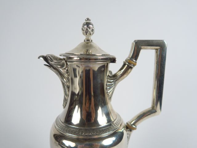Verseuse de style Empire en argent, poinçon Minerve. Poids : 826 g