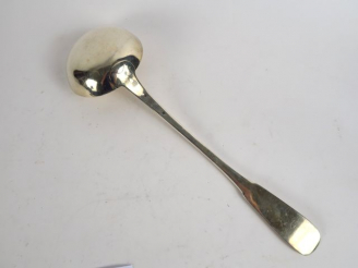 Vente aux enchères Louche en argent, poinçon Minerve. Poids : 215 g