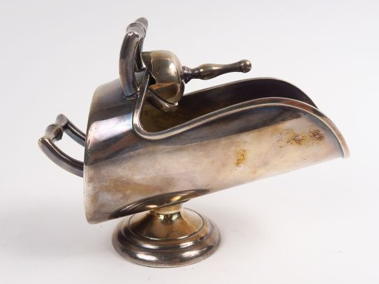 Sucrier en métal argenté avec sa pelle