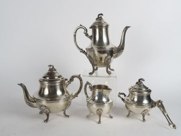 Service à thé et à café de style Louis XV en métal argenté, comprenant