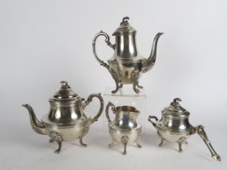 Vente aux enchères Service à thé et à café de style Louis XV en métal argenté, comprenant