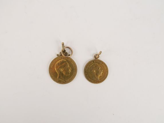 Pièce de 20 marks et une pièce de 10 marks en or, les deux montées en 
