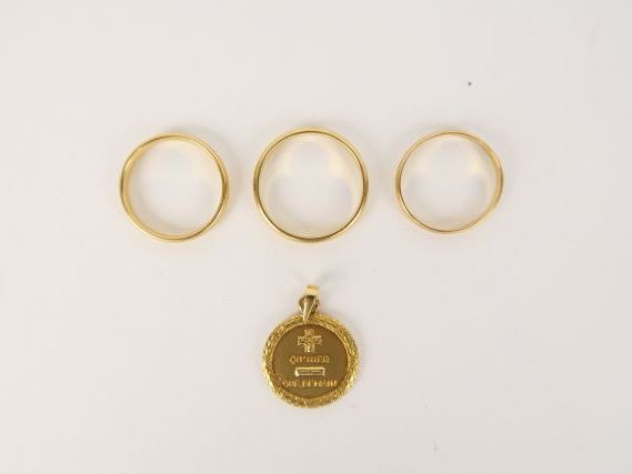 3 alliances et une médaille en or. 10 g