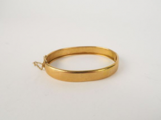 Vente aux enchères Bracelet jonc en or. 11 g