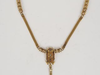 Collier pendentif Napoléon III en or, agrémenté de perles. 24 g tel