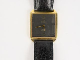 Montre Oméga en métal doré