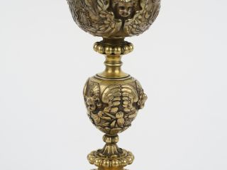 Vente aux enchères Calice en vermeil poinçon Minerve de style Louis XIV à décor de visage