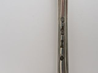 Cuillère à ragout XVIIIème en argent, modèle à filet. 133 g