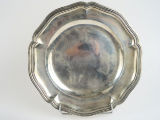 Vente aux enchères Jatte de style Louis XV en argent, poinçon Minerve. 796 g.