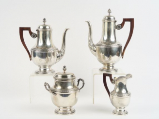 Vente aux enchères Service à café et à thé 4 pièces de style Empire en argent, poinçon Mi
