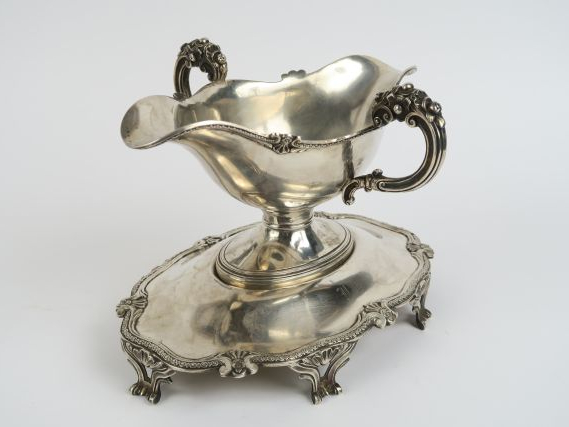 Grande saucière Napoléon III de style Louis XV en argent, poinçon Mine