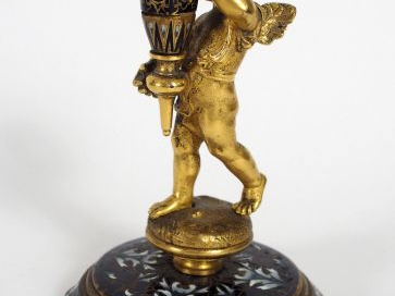 Bougeoir Napoléon III en bronze doré et émaux polychromes figurant un 