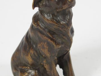 Sujet en bronze fin XIXème début XIXème à patine brune "Chien de berge