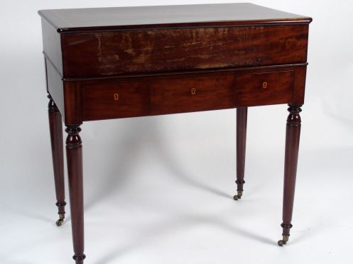 Coiffeuse Empire en acajou et placage d’acajou, fileté de bois clair, 