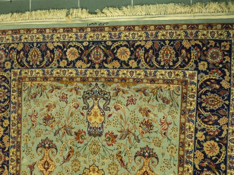 Tapis d'Orient Ispahan en laine et soie.  200 x 140 cm