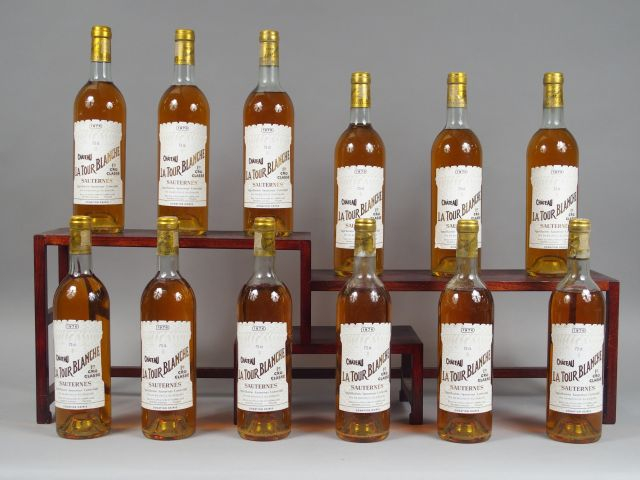 12 BOUTEILLES CHÂTEAU LA TOUR BLANCHE 1er CC SAUTERNES - 1976 - CBO - 