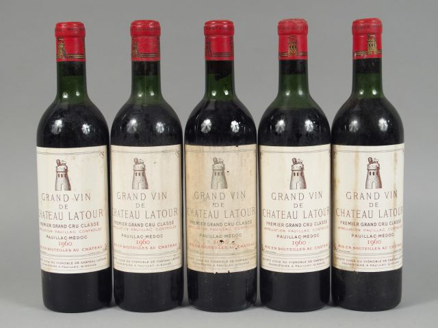 5 BOUTEILLES CHÂTEAU LATOUR 1er GCC PAUILLAC - 1960 - 3 LB/2 HEP/1 ELA