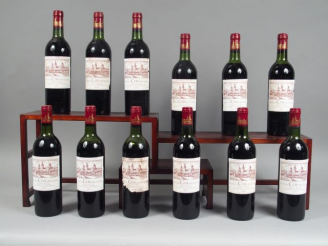 Vente aux enchères 12 BOUTEILLES CHÂTEAU COS D'ESTOURNEL 1er GCC ST ESTEPHE - 1976 - CBO 