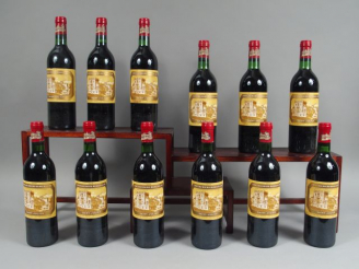 Vente aux enchères 12 BOUTEILLES CHÂTEAU DUCRU BEAUCAILLOU GCC ST JULIEN - 1979 - CBO - 2