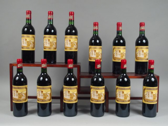Vente aux enchères 12 BOUTEILLES CHÂTEAU DUCRU BEAUCAILLOU GCC ST JULIEN - 1979 - CBO