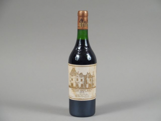 Vente aux enchères 1 BOUTEILLE CHÂTEAU HAUT BRION 1er GCC GRAVES - 1979 - ELF