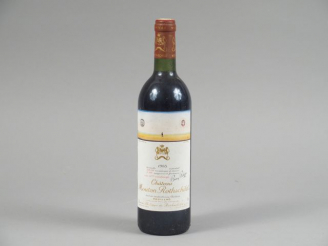 Vente aux enchères 1 BOUTEILLE CHÂTEAU MOUTON ROTHSCHILD 1er GCC PAUILLAC - 1983 - BG +