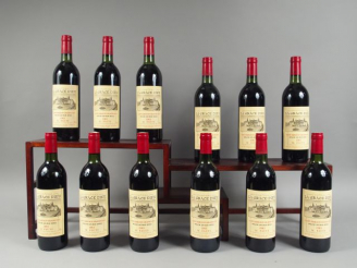 Vente aux enchères 12 BOUTEILLES LA GRACE DIEU GC ST EMILION - 1983 - 2 LB/8 BG