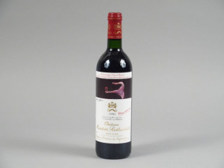 Vente aux enchères 1 BOUTEILLE CHÂTEAU MOUTON ROTHSCHILD 1er GCC PAUILLAC - 1990 - BG +