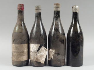 Vente aux enchères 4 BOUTEILLES VOSNE ROMANEE ANNEES 20/30 CHANSON PERE   FILS - 2 PRESUM