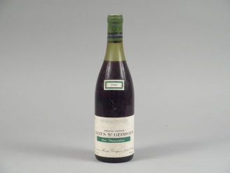 Vente aux enchères 1 BOUTEILLE NUITS ST GEORGES 'LES VAUCRAINS' H. GOUGES - 1969 - 3,5 CM