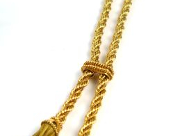 Collier en or, maille torsadée figurant de la passementerie. Poids : 4