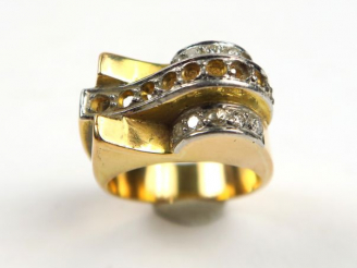 Vente aux enchères Bague tank en or jaune et petits diamants (manques). Poids tel : 10 g