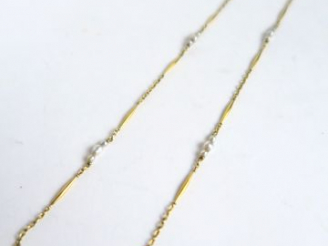Vente aux enchères Chaine en or, alternance de perles. Poids : 3,33 g