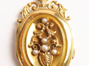 Médaillon pendentif porte-photo Napoléon III en or  rehaussé de demi-p