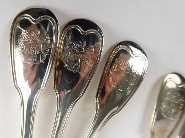2 couverts et 3 cuillères en argent, poinçon Vieillard, modèle au file