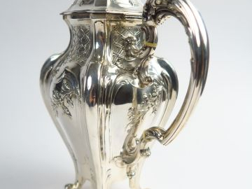 Verseuse Napoléon III en argent, poinçon Minerve, important décor de b