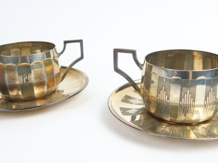 Deux tasses à thé et leurs sous tasses de style Art Déco en argent, po
