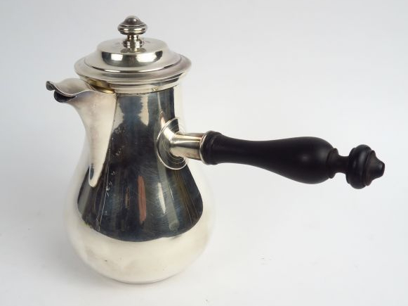 Verseuse marabout en métal argenté, manche latéral en bois noirci