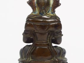 Statuette en bronze représentant Amitayus assis sur un lotus tenant un
