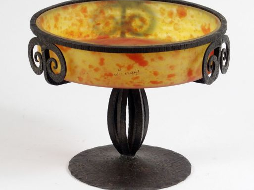 LORRAIN. Coupe sur pied Art Déco en verre marbré jaune orangé, monture