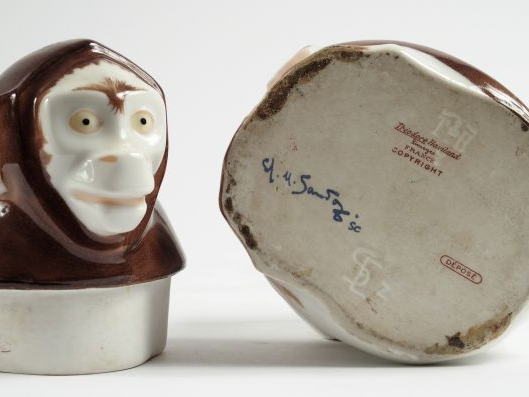 SANDOZ. Veilleuse Art Déco en porcelaine polychrome de Limoges en form