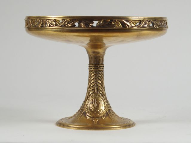 MAX BLONDAT. Coupe en bronze aux armes de la ville de Paris "Fluctuat 